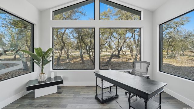 2587 Falling Oak, Blanco, TX 78606