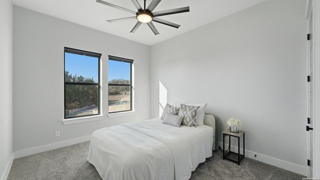 2587 Falling Oak, Blanco, TX 78606