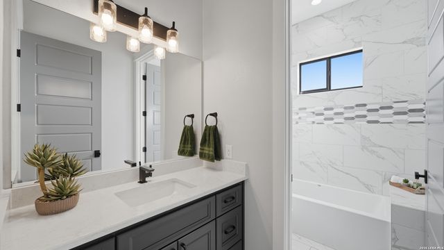 2587 Falling Oak, Blanco, TX 78606