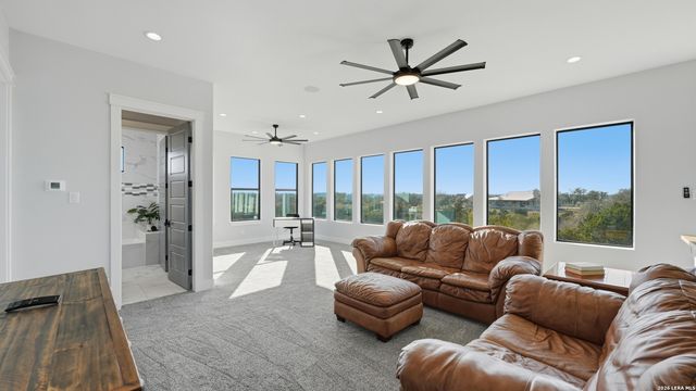 2587 Falling Oak, Blanco, TX 78606