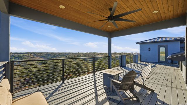 2587 Falling Oak, Blanco, TX 78606