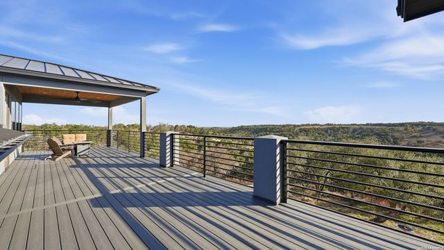 2587 Falling Oak, Blanco, TX 78606