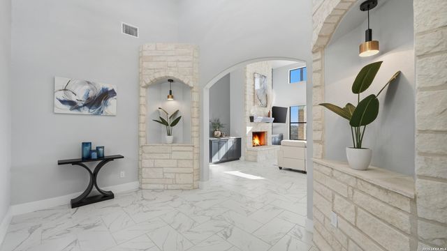 2587 Falling Oak, Blanco, TX 78606