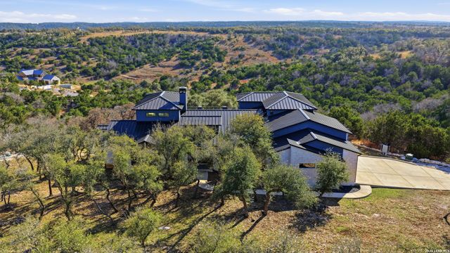 2587 Falling Oak, Blanco, TX 78606