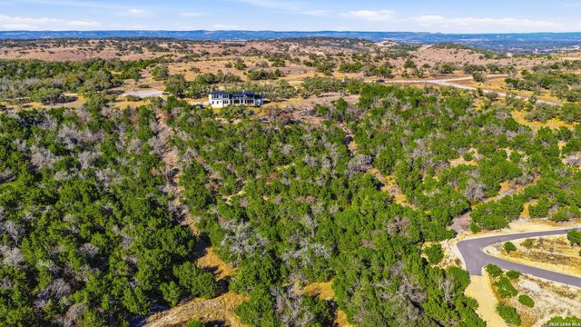 2587 Falling Oak, Blanco, TX 78606