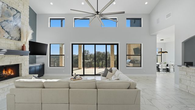 2587 Falling Oak, Blanco, TX 78606