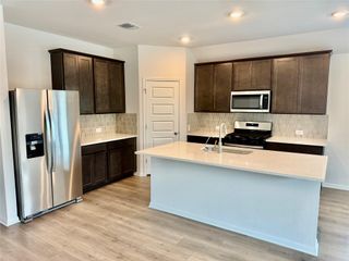 209 Coopers Hawk CRST, Cedar Creek, TX 78612