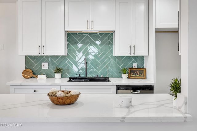 6062 W TOWNLEY Avenue, Glendale, AZ 85302