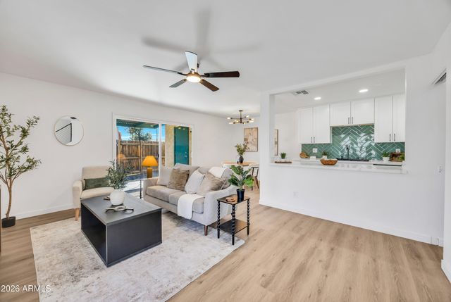 6062 W TOWNLEY Avenue, Glendale, AZ 85302