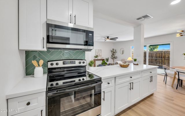 6062 W TOWNLEY Avenue, Glendale, AZ 85302