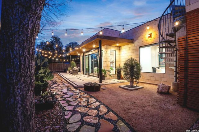 260 S Hackberry, New Braunfels, TX 78130