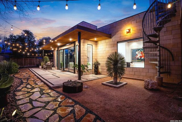 260 S Hackberry, New Braunfels, TX 78130