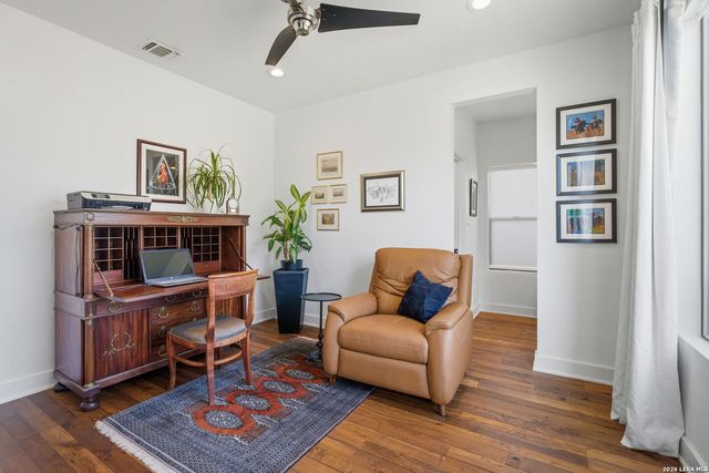 260 S Hackberry, New Braunfels, TX 78130