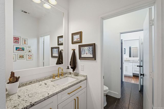 260 S Hackberry, New Braunfels, TX 78130