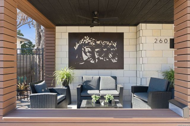 260 S Hackberry, New Braunfels, TX 78130