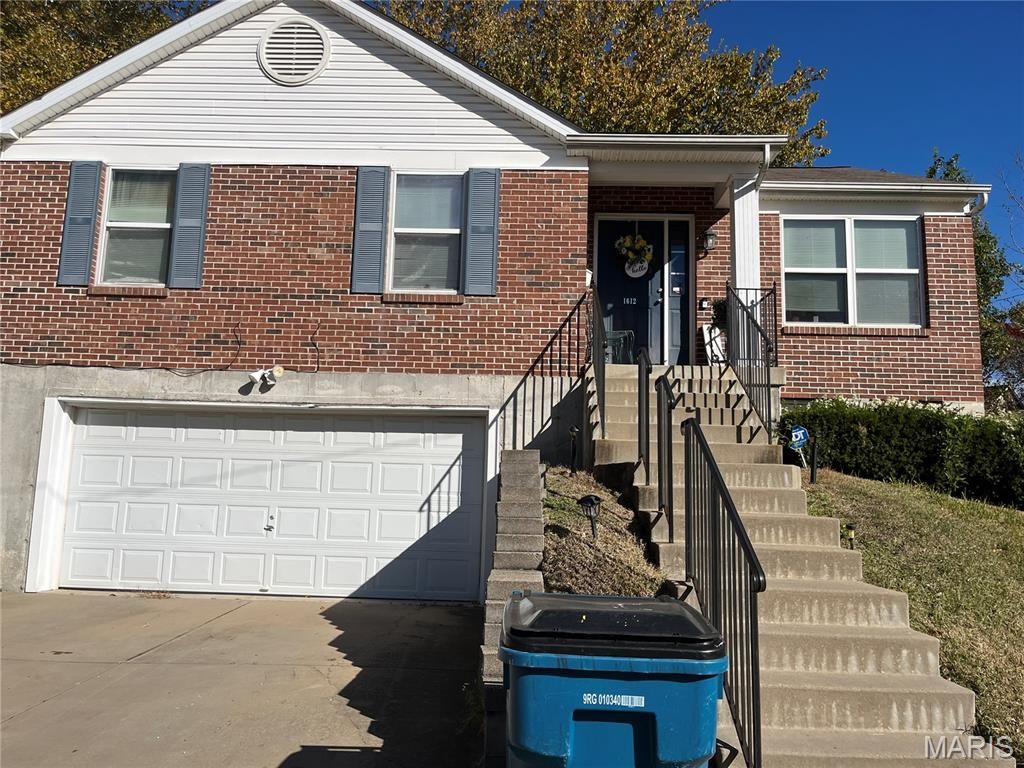 1612 Glenechort Drive, St Louis, MO 63133