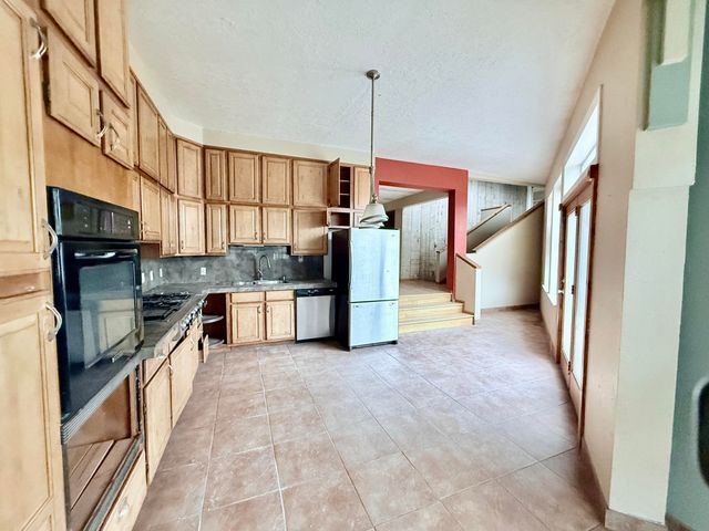 14 PINON Avenue, Cedar Crest, NM 87008