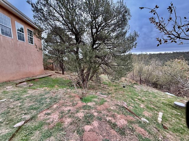 14 PINON Avenue, Cedar Crest, NM 87008