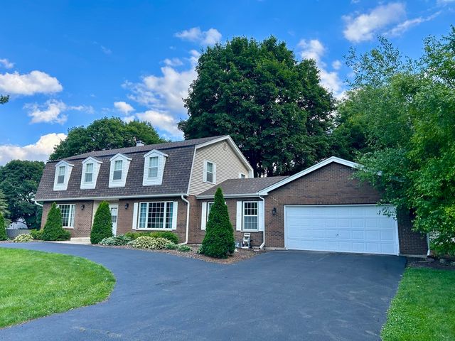 10S450 Windjammer Lane, Naperville, IL 60564