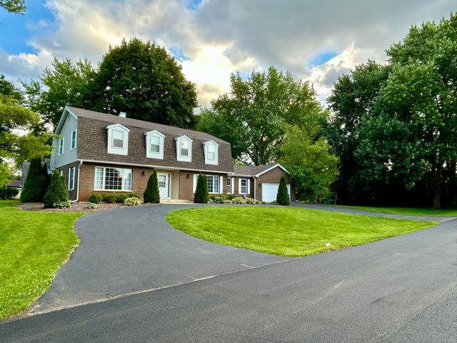 10S450 Windjammer Lane, Naperville, IL 60564