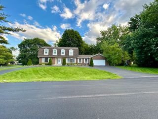 10S450 Windjammer Lane, Naperville, IL 60564