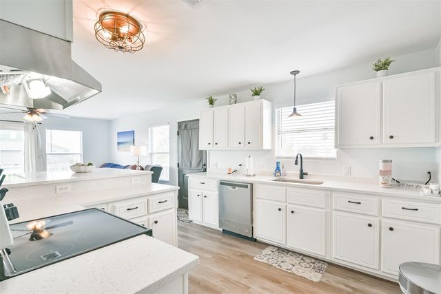1004 20th Street, Dickinson, TX 77539
