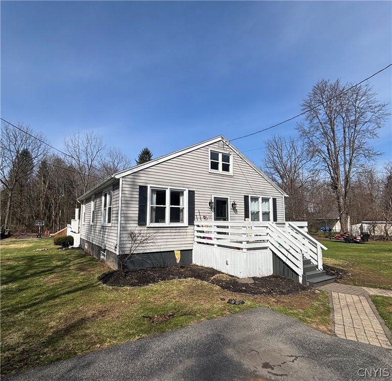 23 Phillips Street, Lysander, NY 13027