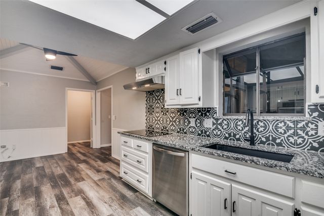 411 Fireside Drive, Richardson, TX 75081