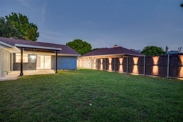 411 Fireside Drive, Richardson, TX 75081