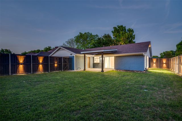 411 Fireside Drive, Richardson, TX 75081