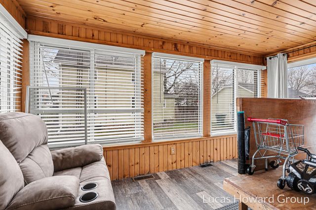 116 N Douglas Avenue, Three Rivers City, MI 49093