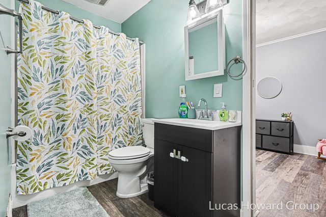 116 N Douglas Avenue, Three Rivers City, MI 49093