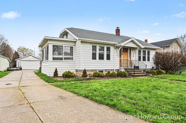 116 N Douglas Avenue, Three Rivers City, MI 49093