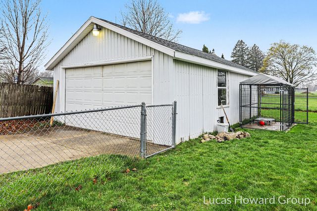 116 N Douglas Avenue, Three Rivers City, MI 49093