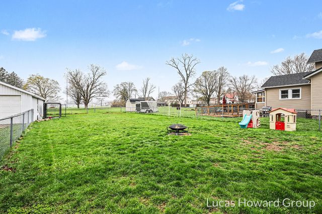 116 N Douglas Avenue, Three Rivers City, MI 49093