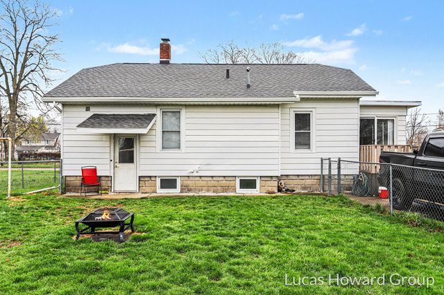 116 N Douglas Avenue, Three Rivers City, MI 49093