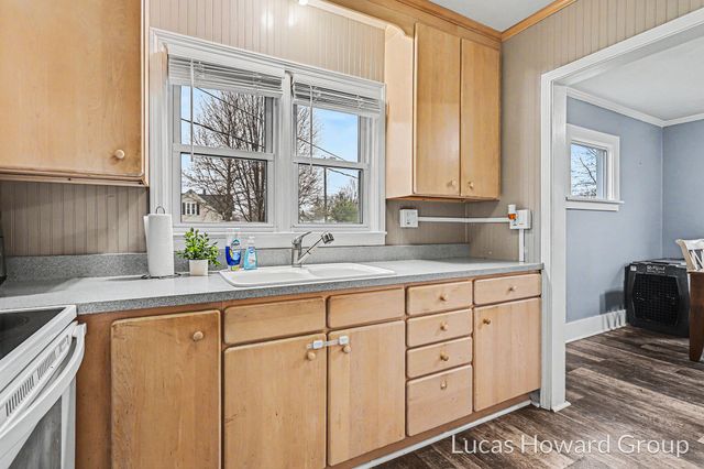 116 N Douglas Avenue, Three Rivers City, MI 49093