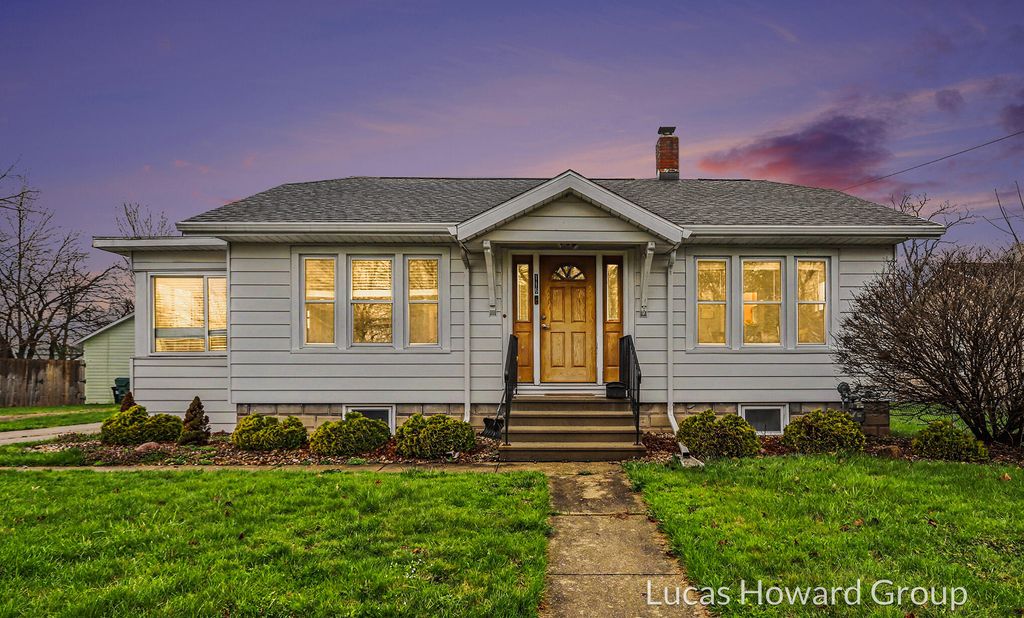 116 N Douglas Avenue, Three Rivers City, MI 49093