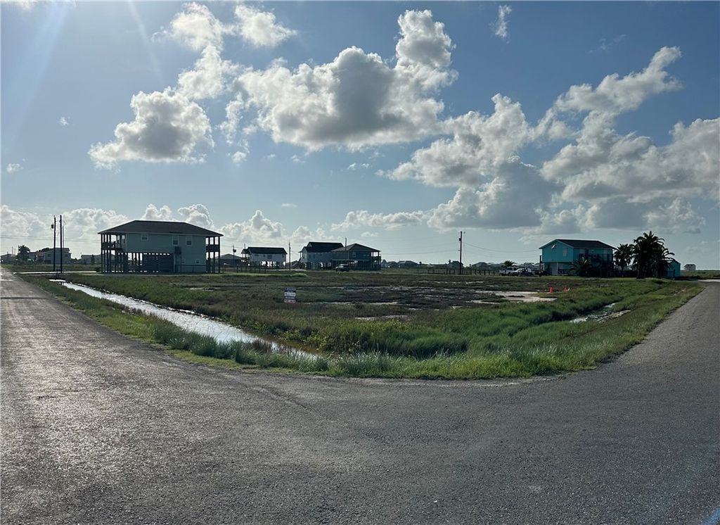 245 Sailfish Dr, Rockport, TX 78382 — photo 2