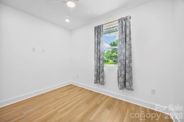 1003 College Boulevard, Dallas, NC 28034