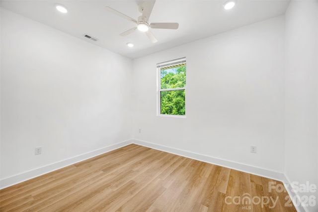 1003 College Boulevard, Dallas, NC 28034