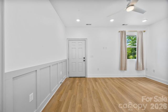 1003 College Boulevard, Dallas, NC 28034