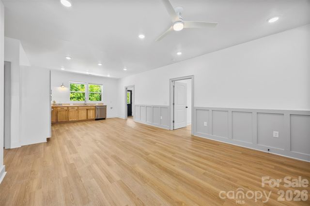 1003 College Boulevard, Dallas, NC 28034