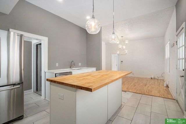 1616 S 6 Street, Omaha, NE 68108