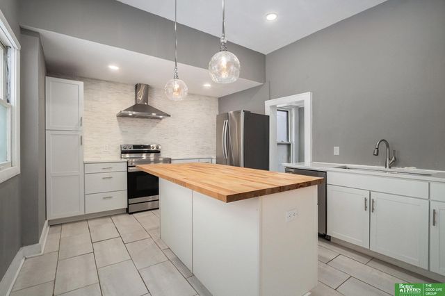 1616 S 6 Street, Omaha, NE 68108