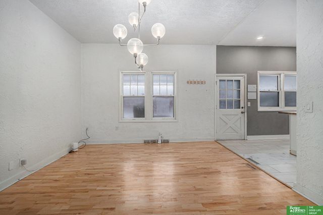 1616 S 6 Street, Omaha, NE 68108