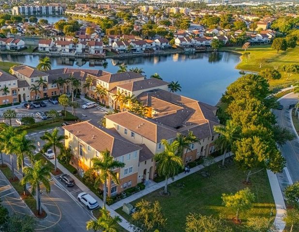 10012 NW 7th St 216, Miami, FL 33172