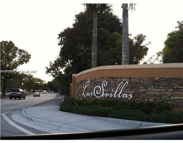 10012 NW 7th St 216, Miami, FL 33172