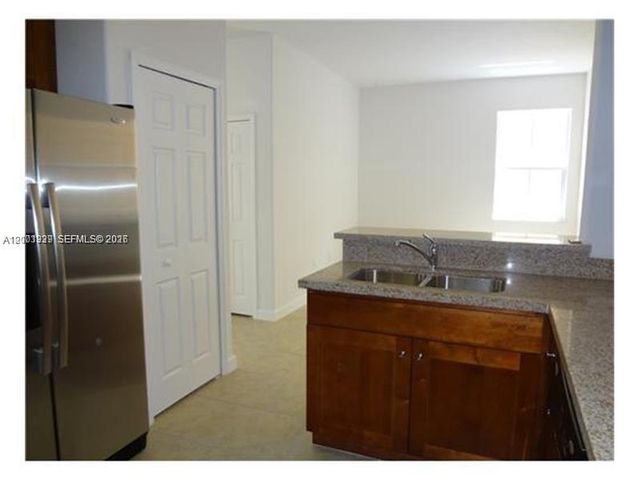 10012 NW 7th St 216, Miami, FL 33172