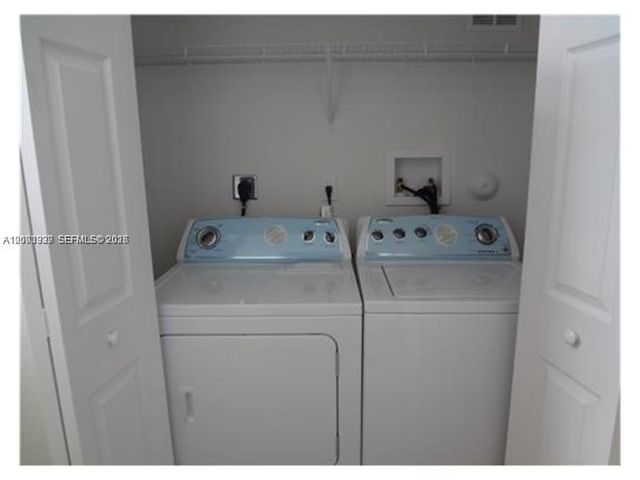10012 NW 7th St 216, Miami, FL 33172